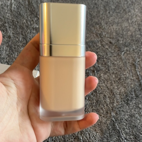 r.e.m. beauty sweetener foundation shade- Fair 2N - Picture 5 of 12